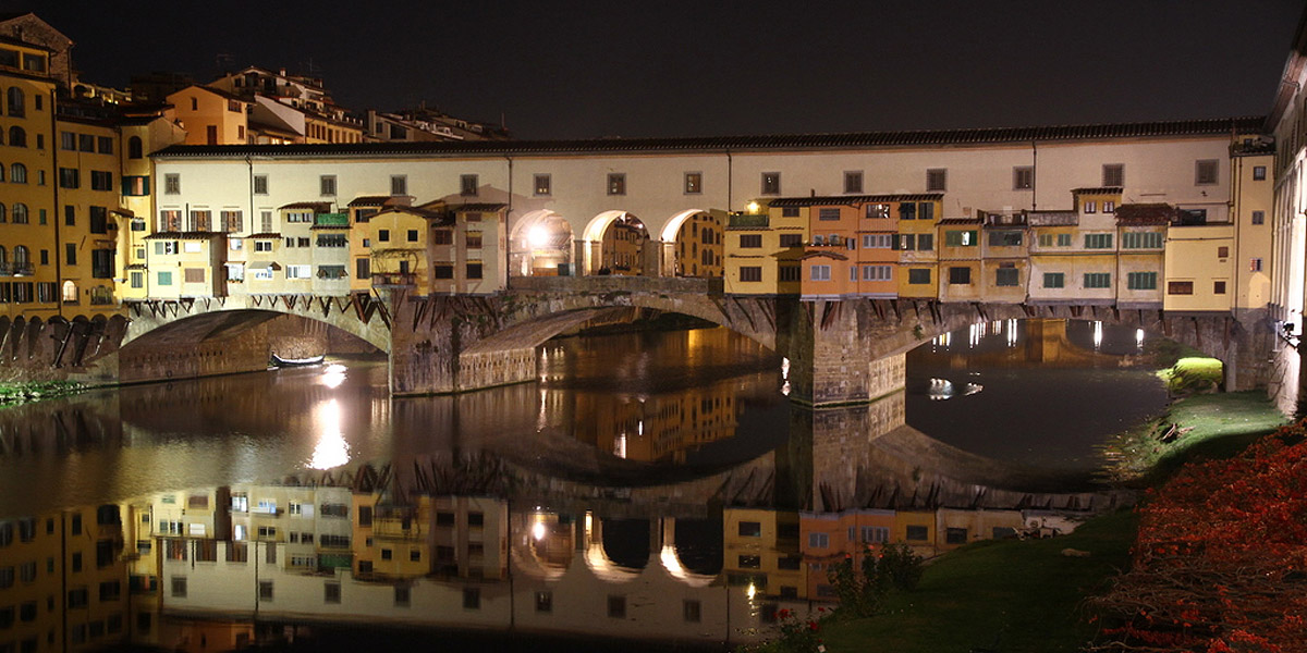 Ponte Vecchio Brücke bei Nacht - Autor: Clayton Tang (bearbeitet)